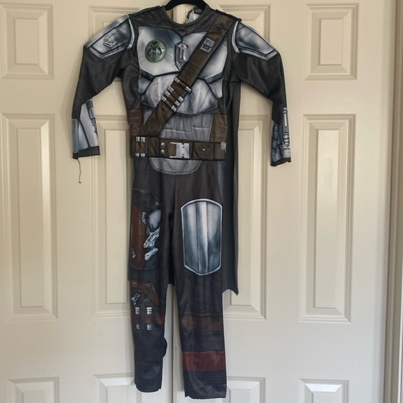 Star Wars Mandalorian size Youth Medium - Picture 1 of 9